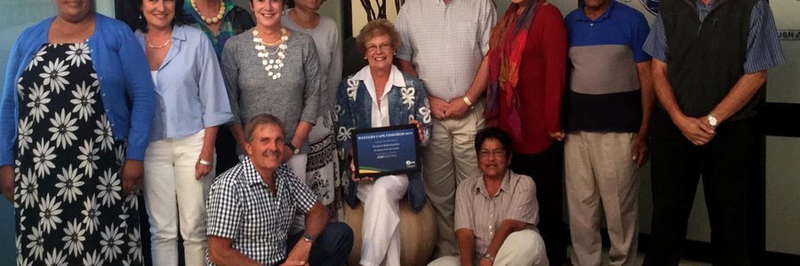 Executive Mayor Botha-Guthrie (pictured centre), flanked by the DA Overstrand Caucus of Councillors, proudly displays the â€œStar Performer of the Year: Councillorâ€ received at the recently held DA Western Cape Congress 2015.